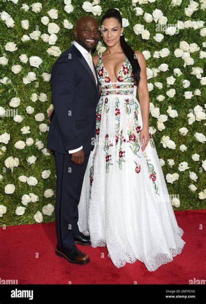 Amanza Smith Brown, Taye Diggs's Girlfriend