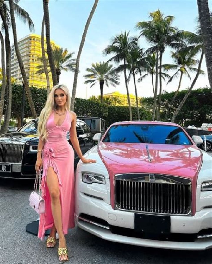 Caroline Derpienski | Age And Net Worth