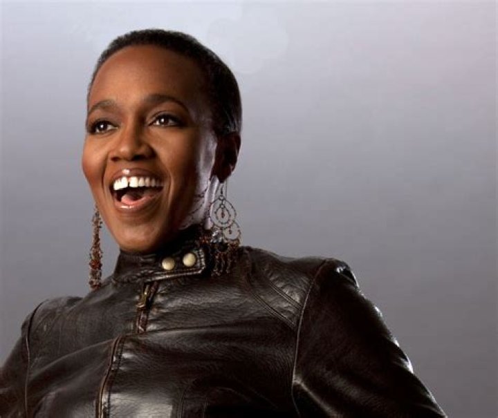Dionne Farris