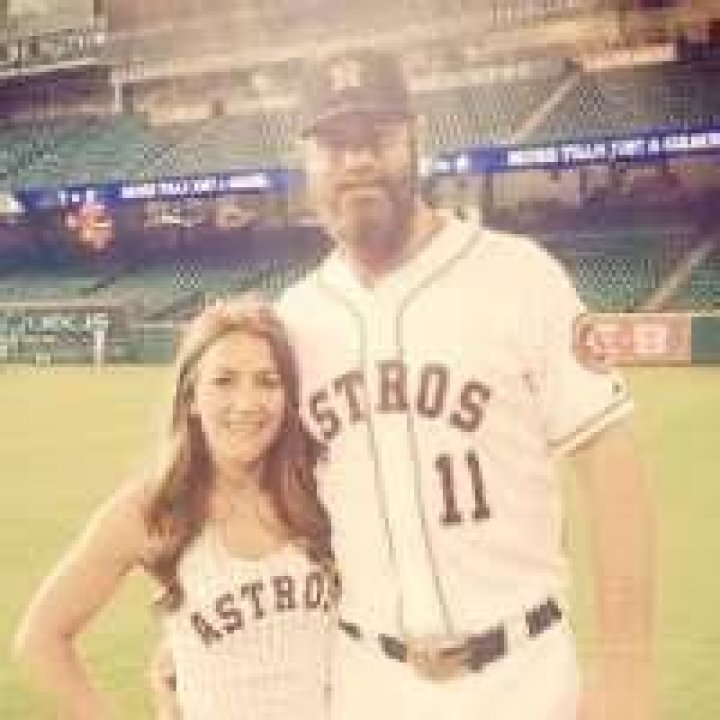 Evan-Gattis-Bio Evan Gattis Wife, Height, Weight, Salary, Other Facts