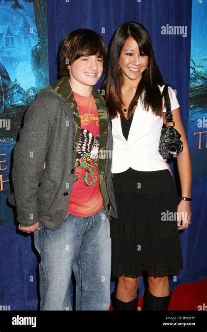 Josh Hutcherson&rsquo;s Height, Girlfriend And Gay Vibes