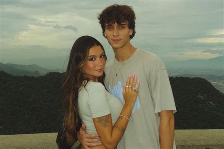 Josh Richards | Girlfriend | Relationship