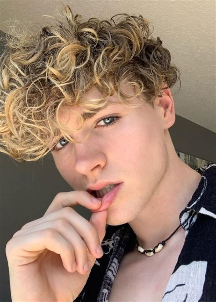 Lewis Kelly