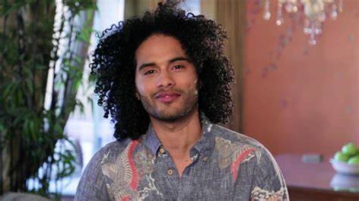 Manwell Reyes Bio Manwell Reyes Biography, Wiki, Married, Wife, Kids, Ethnicity