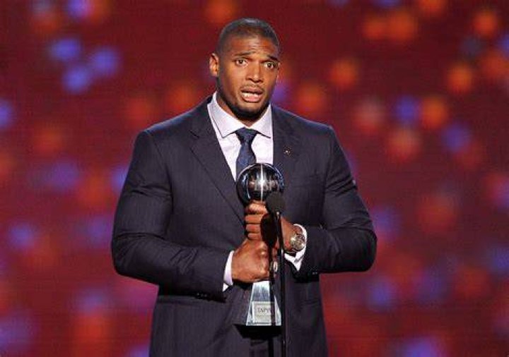 Michael Sam - Net Worth, Age, Height, Birthday, Bio, Wiki!