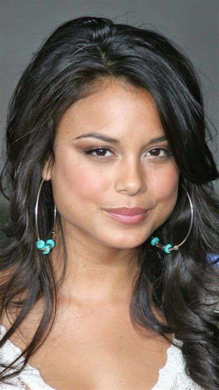 Nathalie Kelley