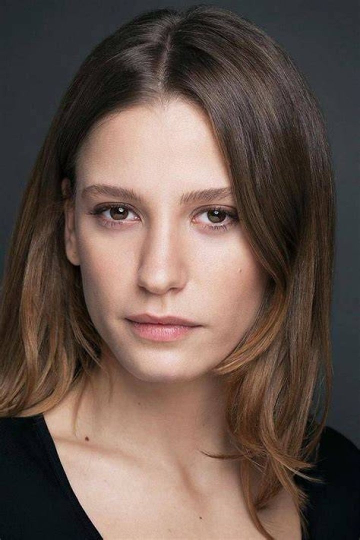 Serenay Sarikaya