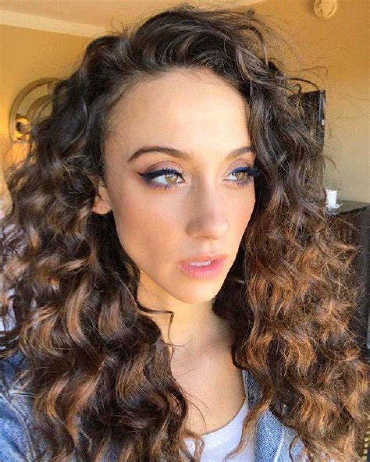 Stella-Maeve Stella Maeve Bio, Boyfriend, Married, Husband, Ethnicity, Body Measurements
