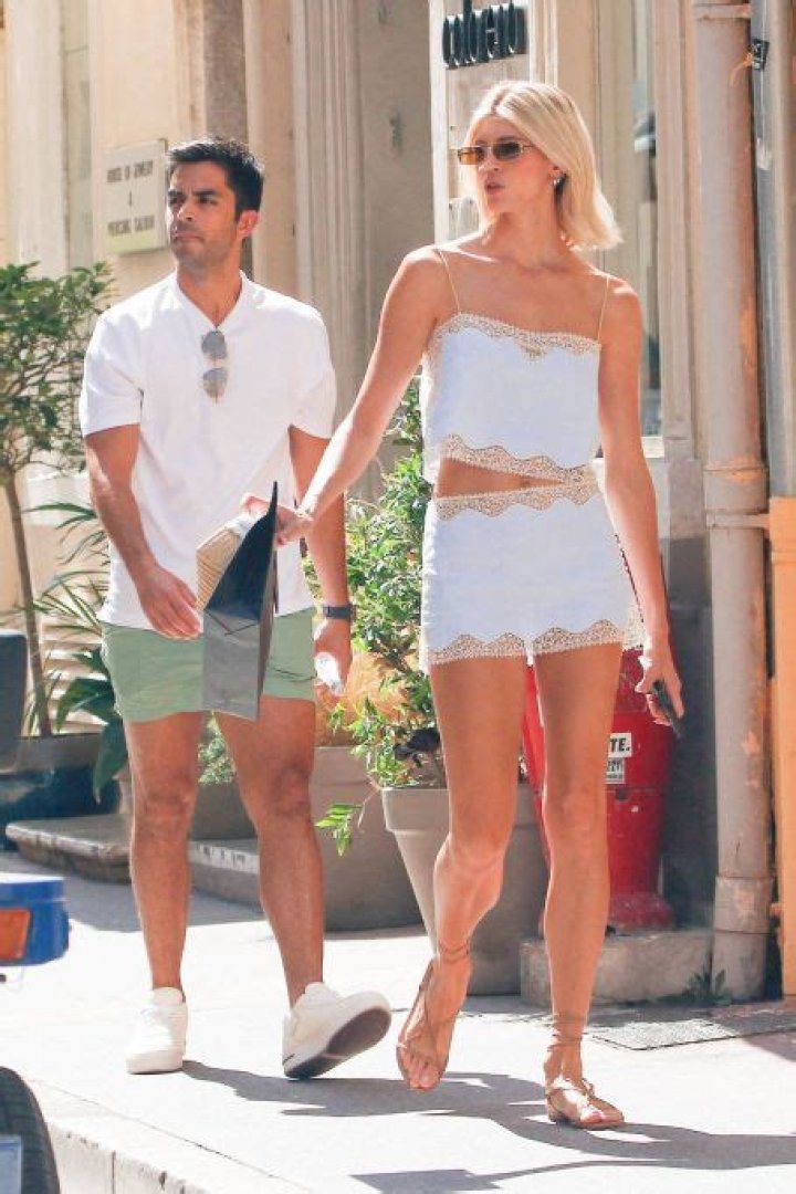 Who is Devon Windsor Dating – Devon Windsor's Boyfriend & Exes