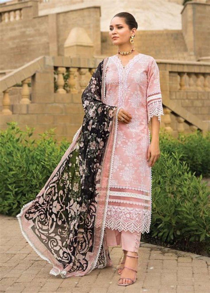 Zainab Chottani