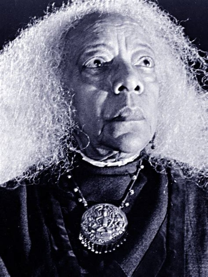Zara Cully